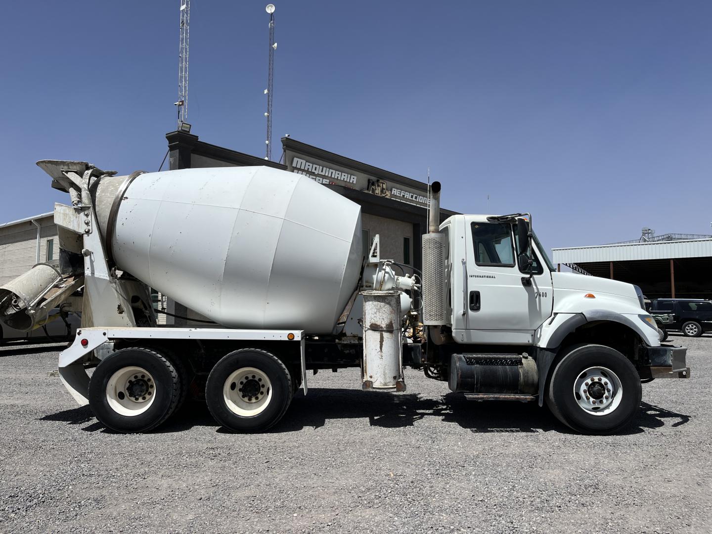 ./imagenes/INVOICE/2019/18041/CAMION INTERNATIONAL CON EQUIPO REVOLVEDOR MACNEILUS (3).JPG